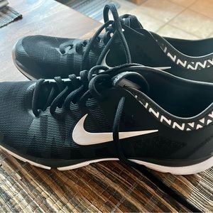 Women’s Nike Fitsole tennis shoes